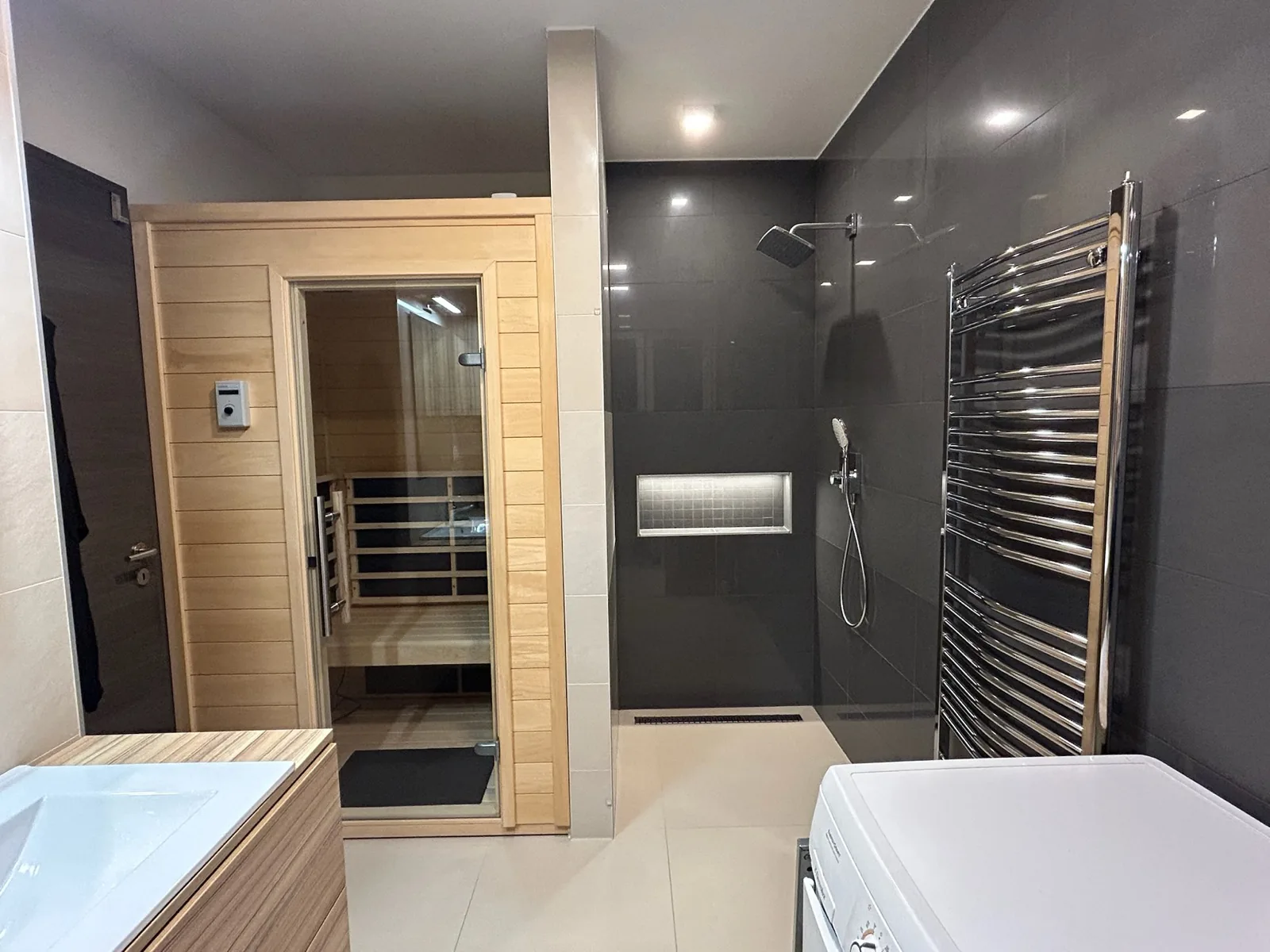 SPA Szauna&Zuhanyzó